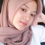 Cerita dewasa ini mengisahkan pengalaman seorang wanita dalam suasana hotel yang penuh ketegangan dan gairah. Perjalanan emosional dan fisik ini menggambarkan perasaan seorang wanita yang terperangkap dalam kenangan, namun akhirnya menemukan sebuah pengalaman yang luar biasa.